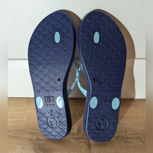 Okabashi Blue Scalloped FlipFlops - Picture 4 of 4